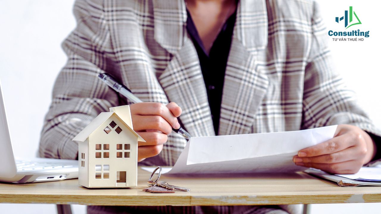 Thuế nhà đất là gì? Giải thích đơn giản cho người mua – bán bất động sản Thuế nhà đất là gì? Giải thích đơn giản cho người mua – bán bất động sản